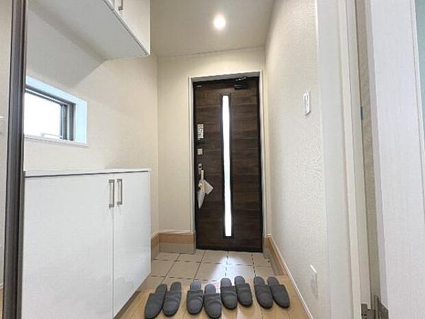 いつも気持ちよくご家族を迎えられる玄関です。