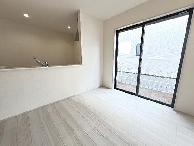 落ち着きのある雰囲気のダイニングスペースです。