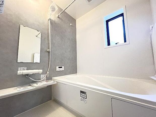 スタイリッシュな浴室で1日の疲れをゆったり癒されるのもいいですね。