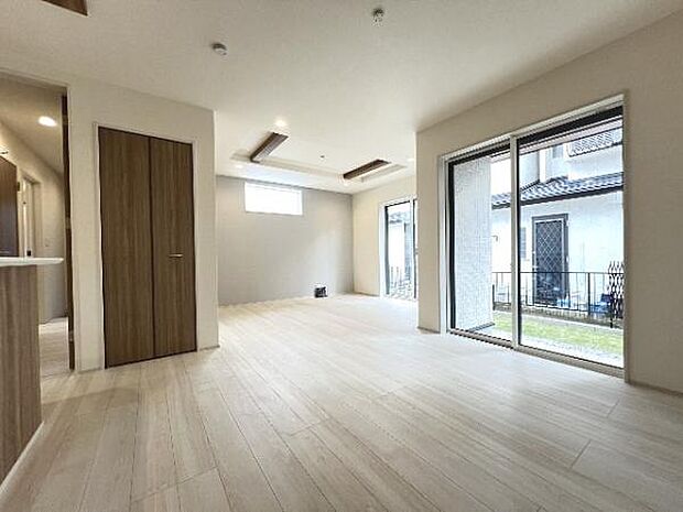 暖かな日差しが差し込むリビングダイニングです。