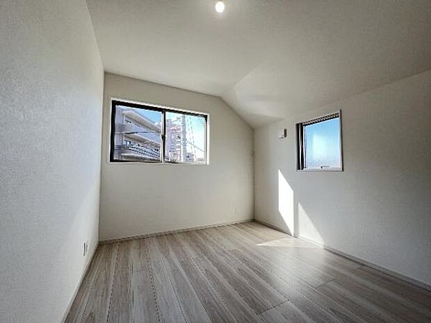 子供部屋にもちょうど良い大きさのお部屋です。