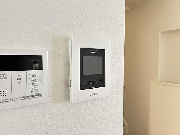 訪問者を確認できるTVモニター付きインターフォンです。