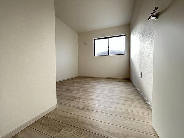 子供部屋にもちょうど良い大きさのお部屋です。