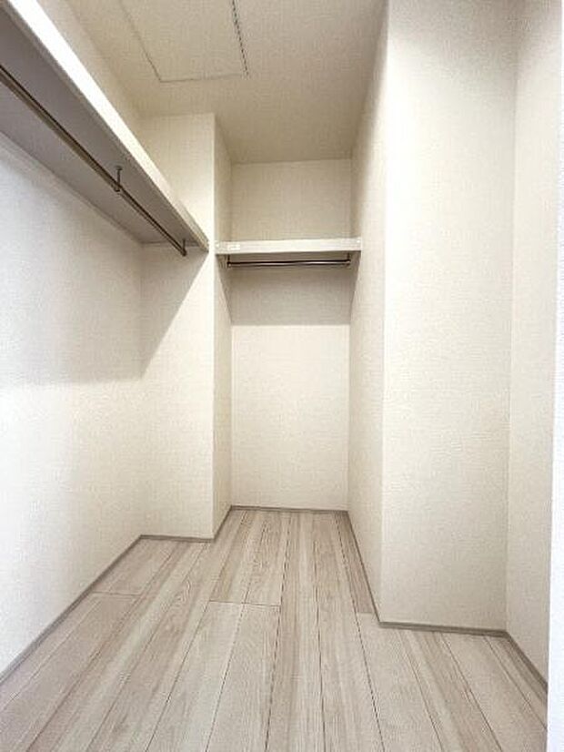 ウォークインクロゼットのある住まいで収納上手な生活を。