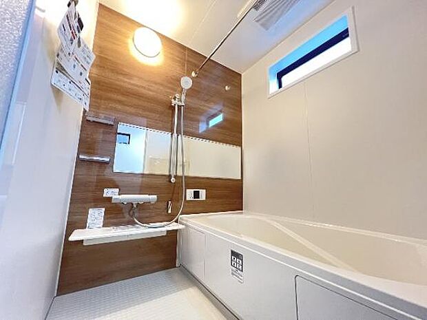 スタイリッシュな浴室で1日の疲れをゆったり癒されるのもいいですね。