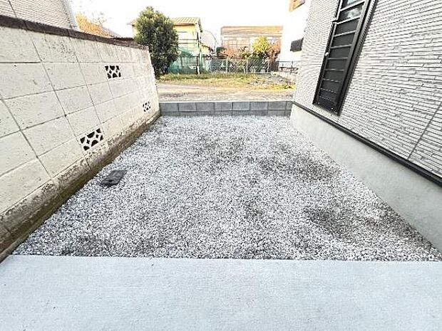 お庭スペースは、ガーデニングやお子様との外遊びなど多彩な用途でお楽しみいただけます。