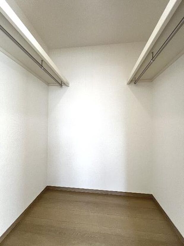 ウォークインクロゼットのある住まいで収納上手な生活を。