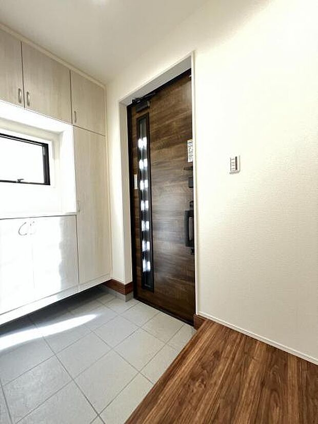 いつも気持ちよくご家族を迎えられる玄関です。