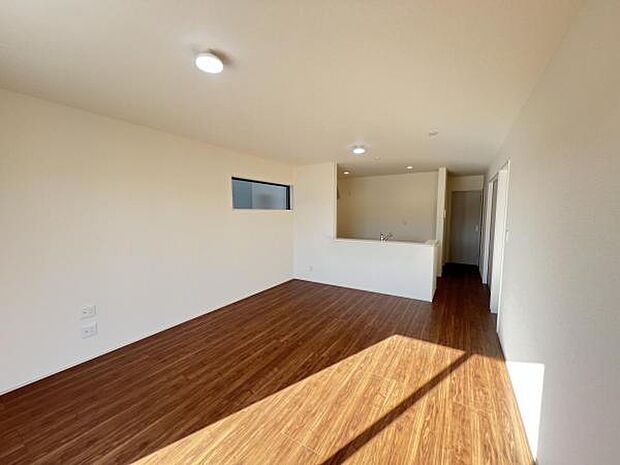 家族団らんの場所としてゆったりと居心地の良いリビングです。