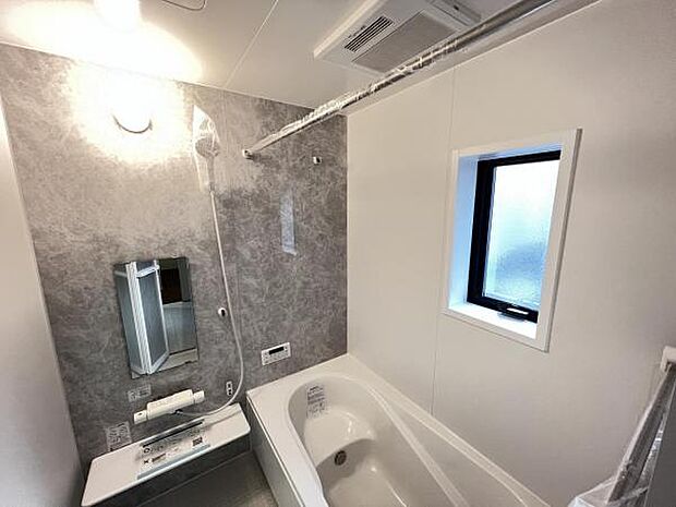 お風呂でほっとひといき。1日の疲れを癒しましょう。