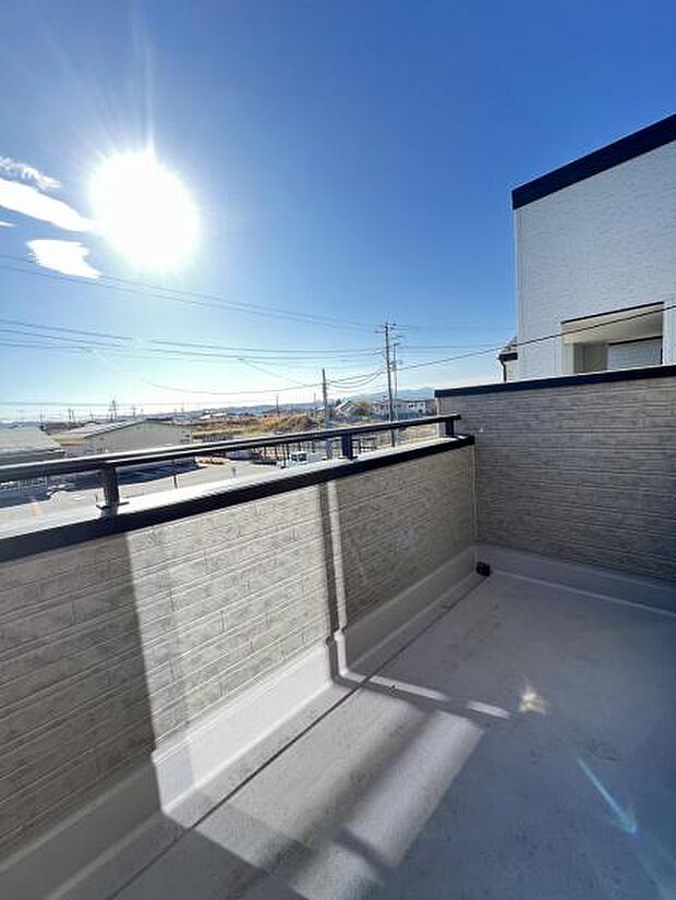 お洗濯ものを気持ち良く太陽の光で干せるのが嬉しいですね。