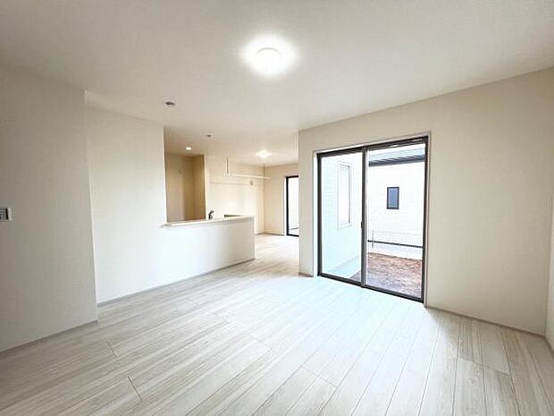 リビングダイニングになります。ご家族そろっての素敵な空間になりそうですね。