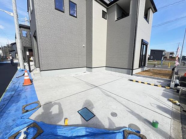 駐車場ももちろん完備しておりますのでお車所有の方にも心強いです。