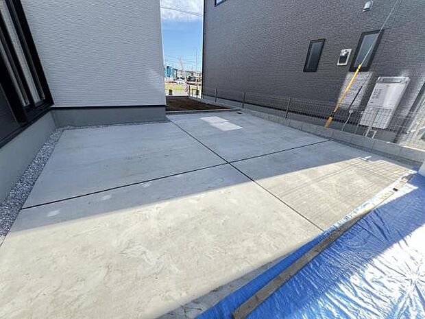 駐車場ももちろん完備しておりますのでお車所有の方にも心強いです。