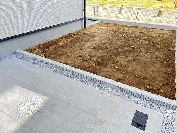 お庭スペースは、ガーデニングやお子様との外遊びなど多彩な用途でお楽しみいただけます。