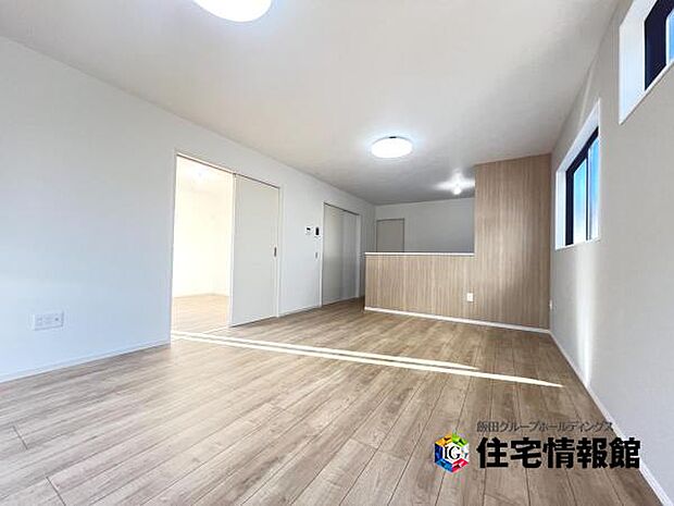 リビングダイニングになります。ご家族そろっての素敵な空間になりそうですね。