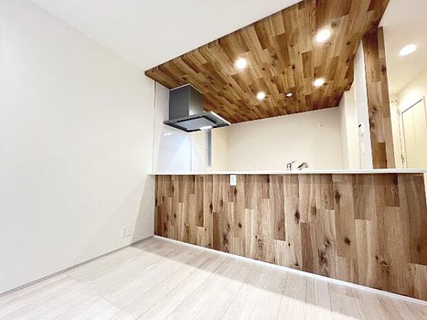 落ち着きのある雰囲気のダイニングスペースです。