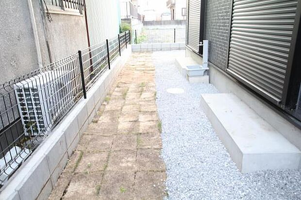 お庭スペースは、ガーデニングやお子様との外遊びなど多彩な用途でお楽しみいただけます。