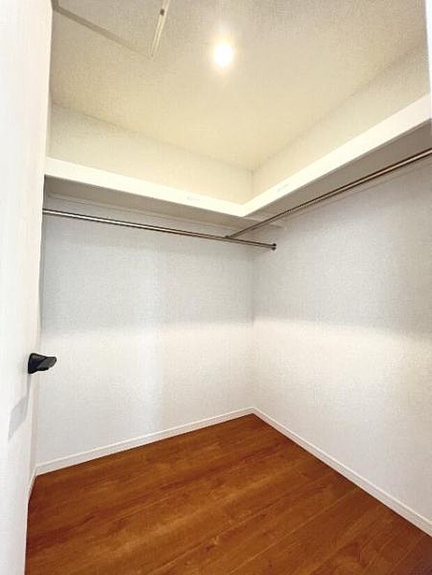 ウォークインクロゼットのある住まいで収納上手な生活を。