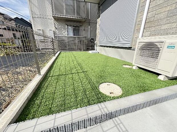 お庭スペースは、ガーデニングやお子様との外遊びなど多彩な用途でお楽しみいただけます。