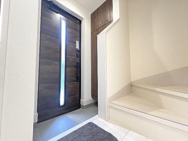 いつも気持ちよくご家族を迎えられる玄関です。