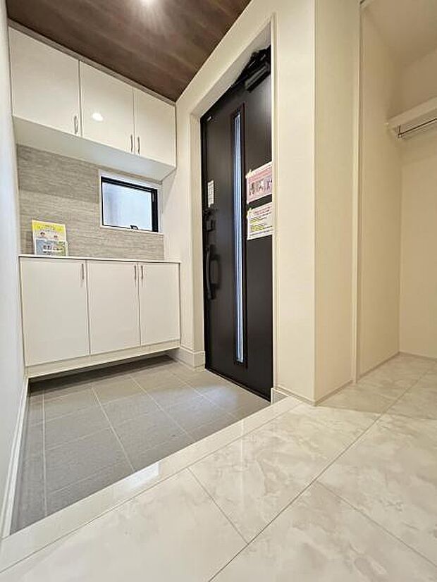 いつも気持ちよくご家族を迎えられる玄関です。