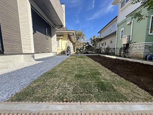 お庭スペースは、ガーデニングやお子様との外遊びなど多彩な用途でお楽しみいただけます。