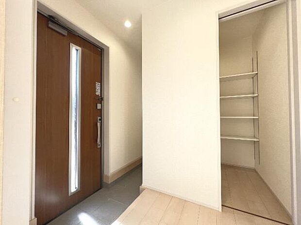 いつも気持ちよくご家族を迎えられる玄関です。