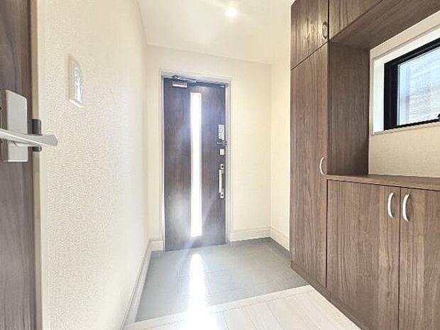 いつも気持ちよくご家族を迎えられる玄関です。