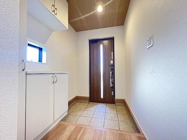 いつも気持ちよくご家族を迎えられる玄関です。