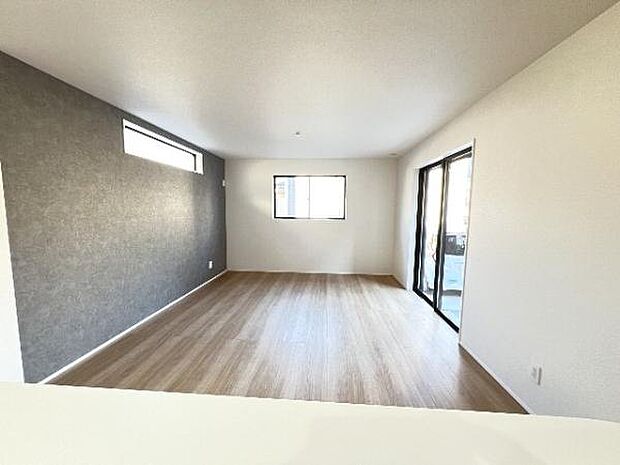 キッチンからリビングが見渡せ、お料理中もご家族の様子を見守れます