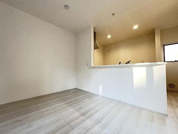 ご家族の温かい時間を演出するダイニングスペースです。