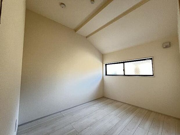 子供部屋にもちょうど良い大きさのお部屋です。