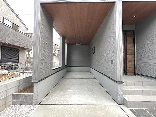 雨風から大切な愛車を守るビルトインガレージです。