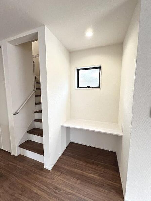 リビングにカウンターがあります。