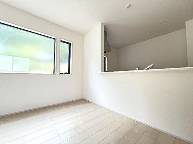 落ち着きのある雰囲気のダイニングスペースです。