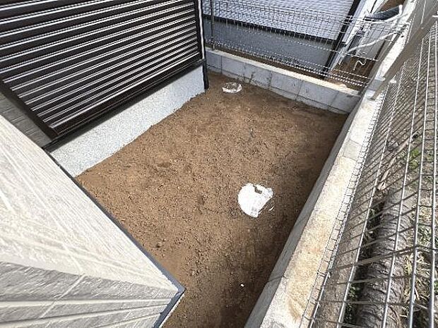 お庭スペースは、ガーデニングやお子様との外遊びなど多彩な用途でお楽しみいただけます。