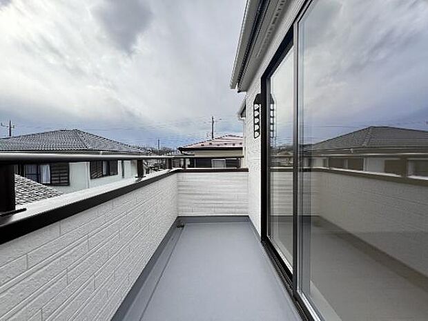 お洗濯ものを気持ち良く太陽の光で干せるのが嬉しいですね。