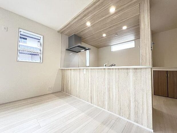 ご家族の温かい時間を演出するダイニングスペースです。