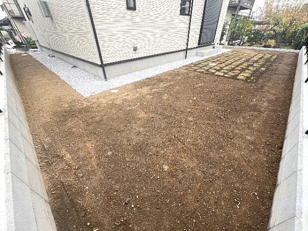 お庭スペースは、ガーデニングやお子様との外遊びなど多彩な用途でお楽しみいただけます。