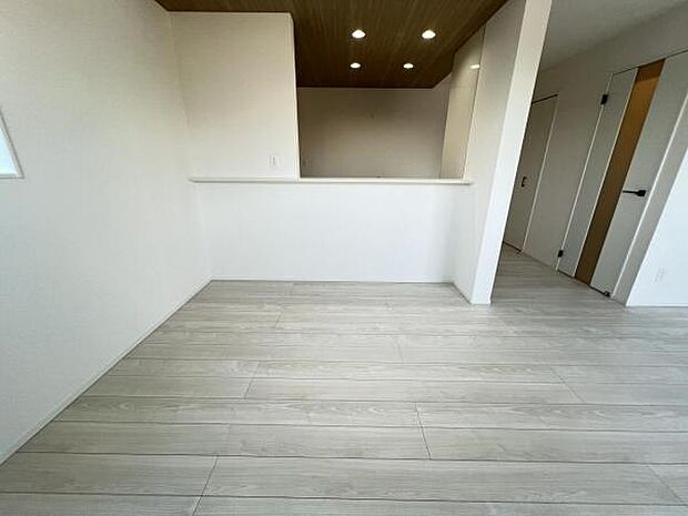 ご家族の温かい時間を演出するダイニングスペースです。