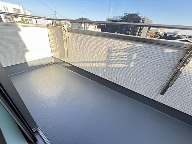 お洗濯ものを気持ち良く太陽の光で干せるのが嬉しいですね。