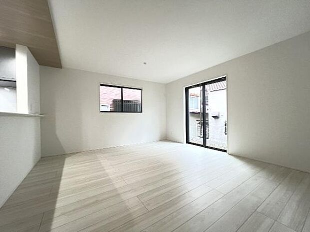 リビングダイニングになります。ご家族そろっての素敵な空間になりそうですね。