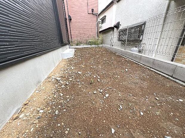 お庭スペースは、ガーデニングやお子様との外遊びなど多彩な用途でお楽しみいただけます。