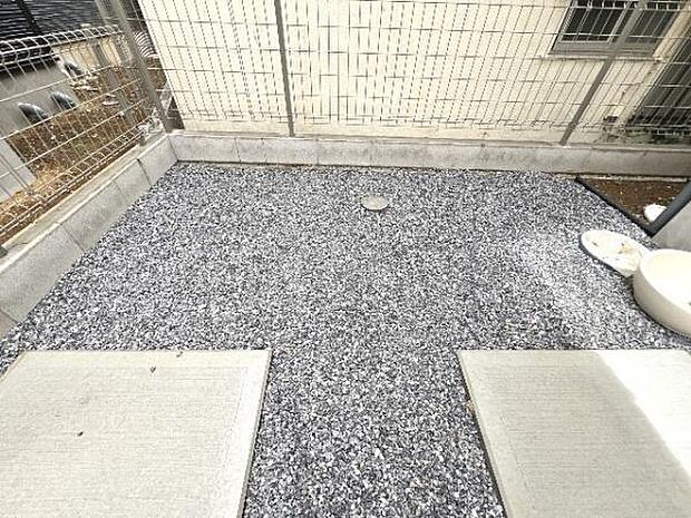 お庭スペースは、ガーデニングやお子様との外遊びなど多彩な用途でお楽しみいただけます。