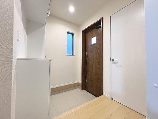 いつも気持ちよくご家族を迎えられる玄関です。