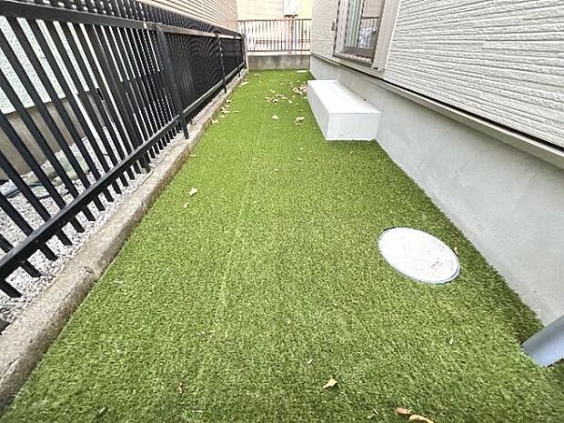 お庭スペースは、ガーデニングやお子様との外遊びなど多彩な用途でお楽しみいただけます。