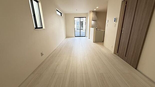 家族団らんの場所としてゆったりと居心地の良いリビングです。