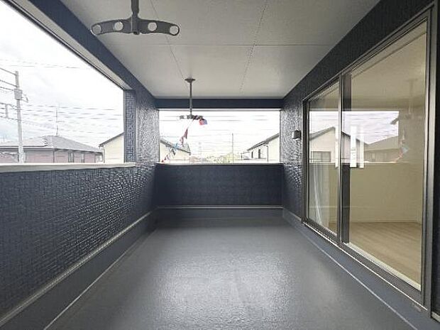 お洗濯ものを気持ち良く太陽の光で干せるのが嬉しいですね。