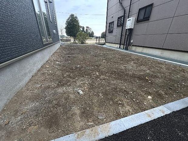 お庭スペースは、ガーデニングやお子様との外遊びなど多彩な用途でお楽しみいただけます。